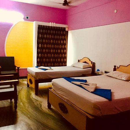 Arunaalaya Residency Hotell Tiruvannāmalai Exteriör bild