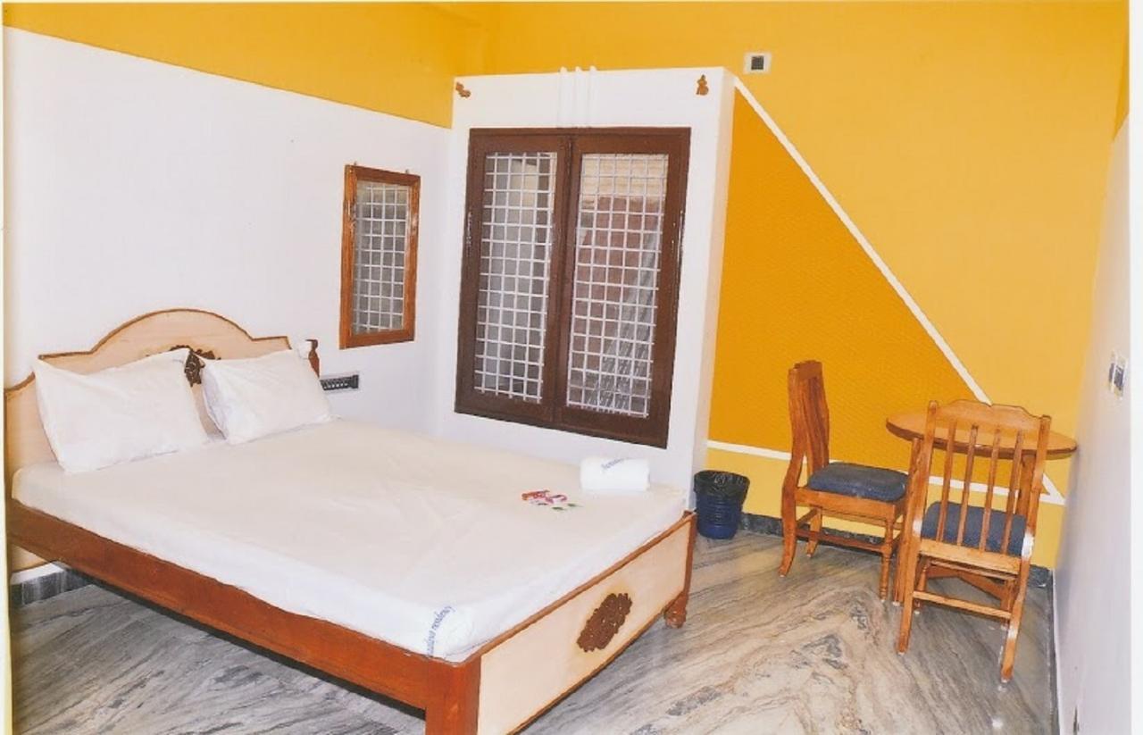 Arunaalaya Residency Hotell Tiruvannāmalai Exteriör bild