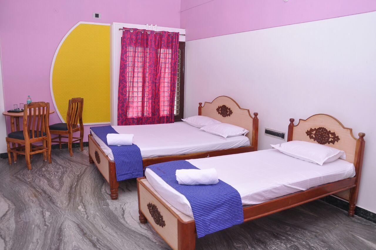 Arunaalaya Residency Hotell Tiruvannāmalai Exteriör bild