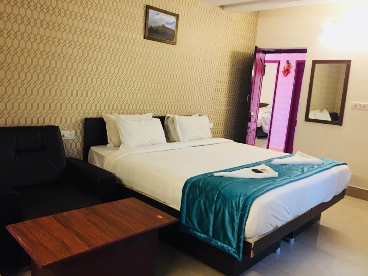 Arunaalaya Residency Hotell Tiruvannāmalai Exteriör bild
