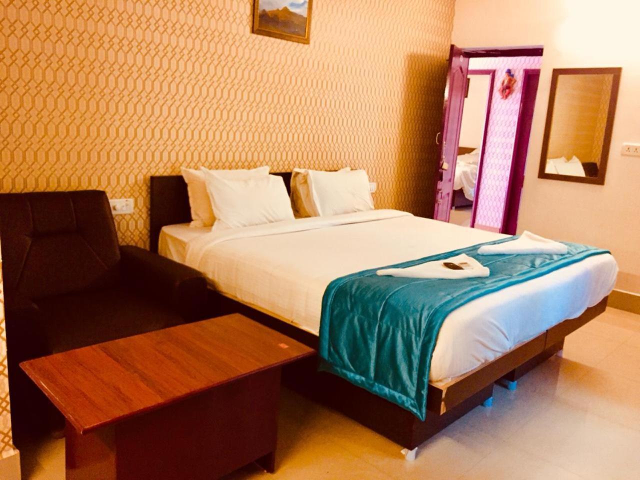 Arunaalaya Residency Hotell Tiruvannāmalai Exteriör bild